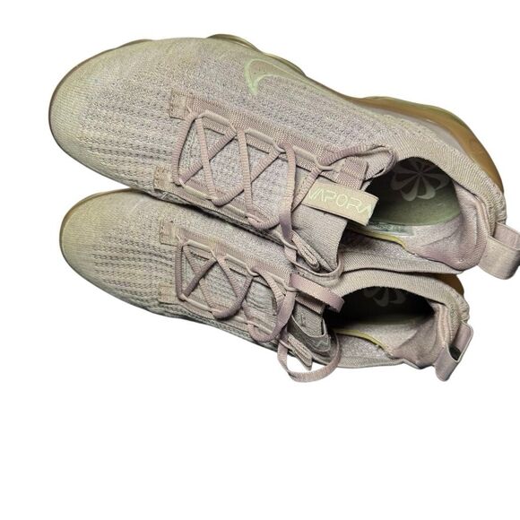 Nike Air VaporMax Flyknit 2021 Women’s Size 10.5 Purple Athletic Shoes Sneakers - Picture 6 of 8